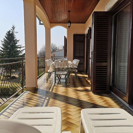 Apartment Poesia Porec Bagian luar foto