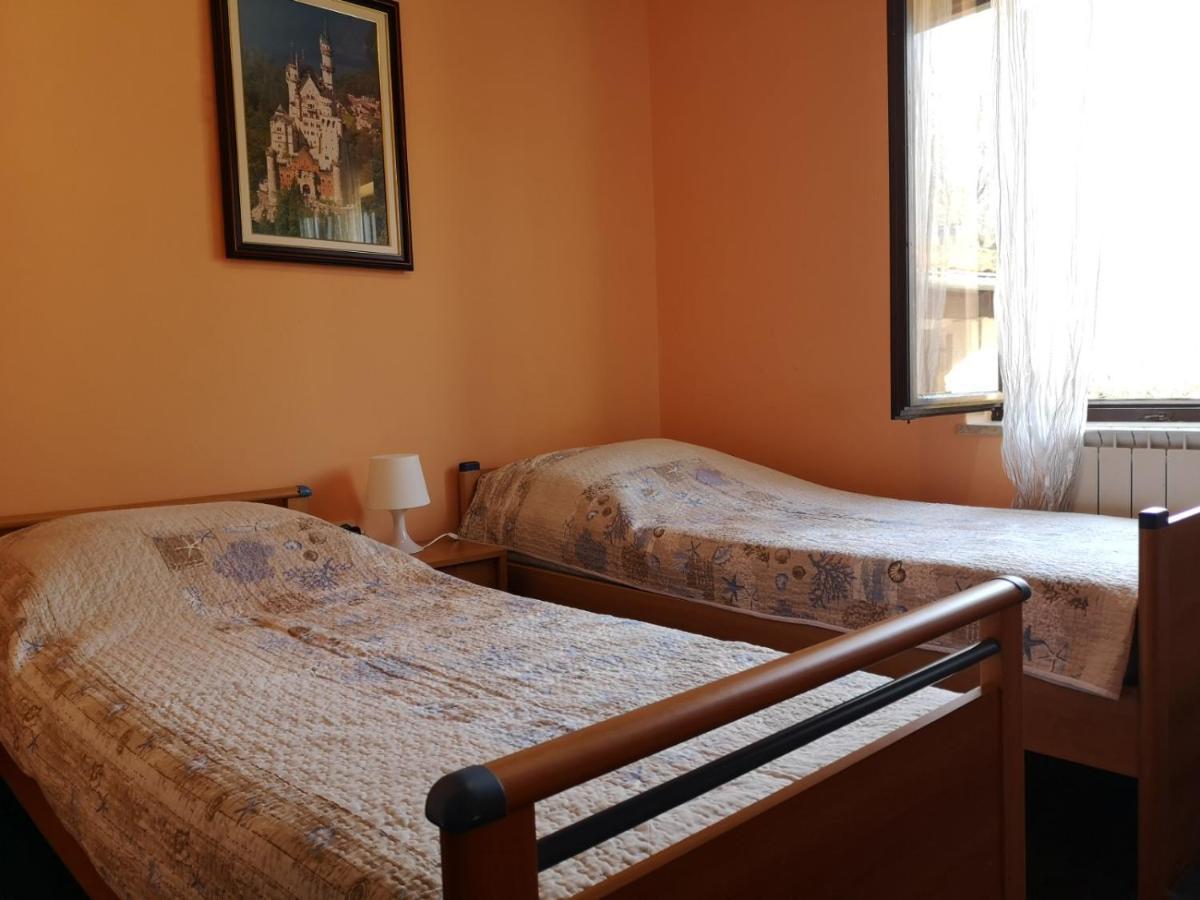 Apartment Poesia Porec Bagian luar foto