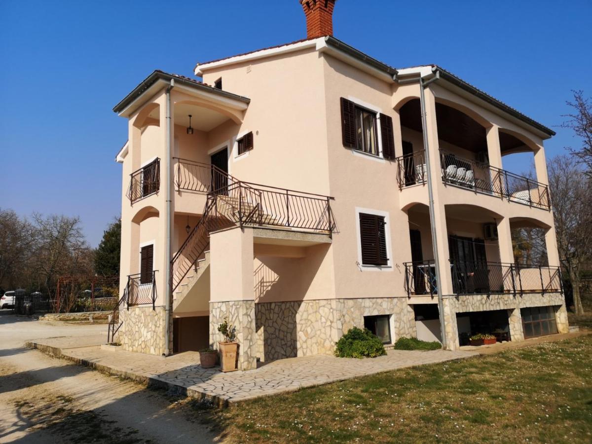 Apartment Poesia Porec Bagian luar foto