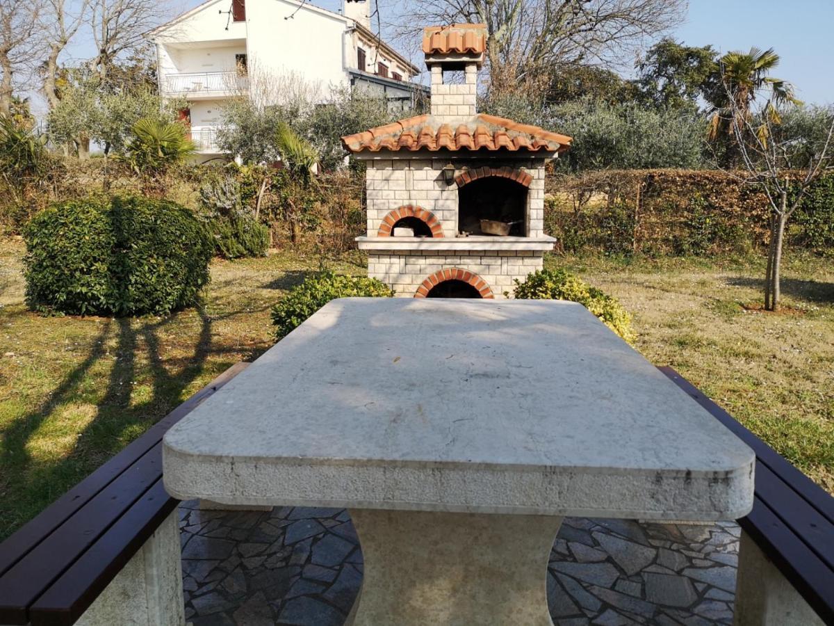 Apartment Poesia Porec Bagian luar foto